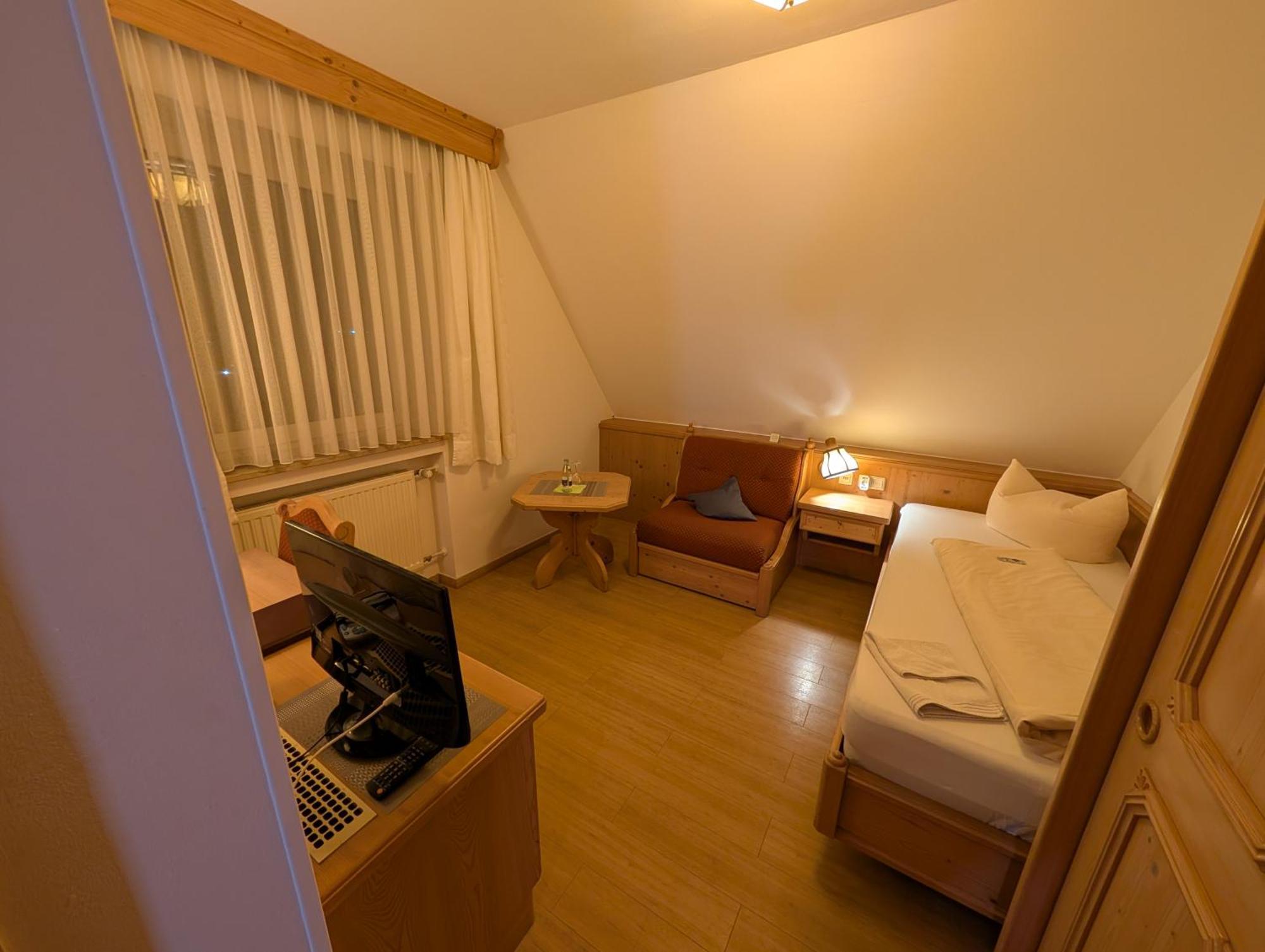 Hotel-Gasthof Zur Rose Weißenhorn Cameră foto