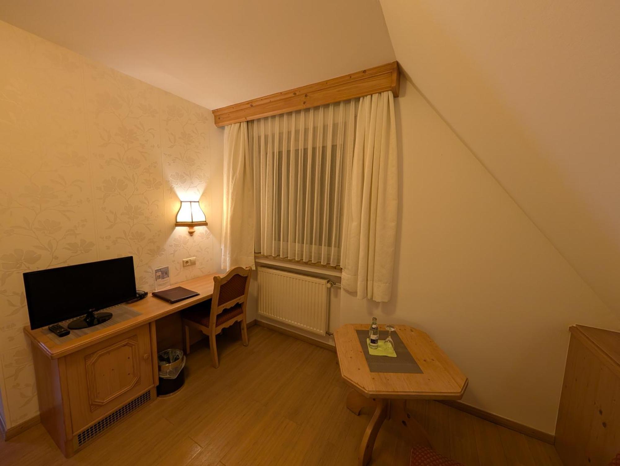 Hotel-Gasthof Zur Rose Weißenhorn Cameră foto