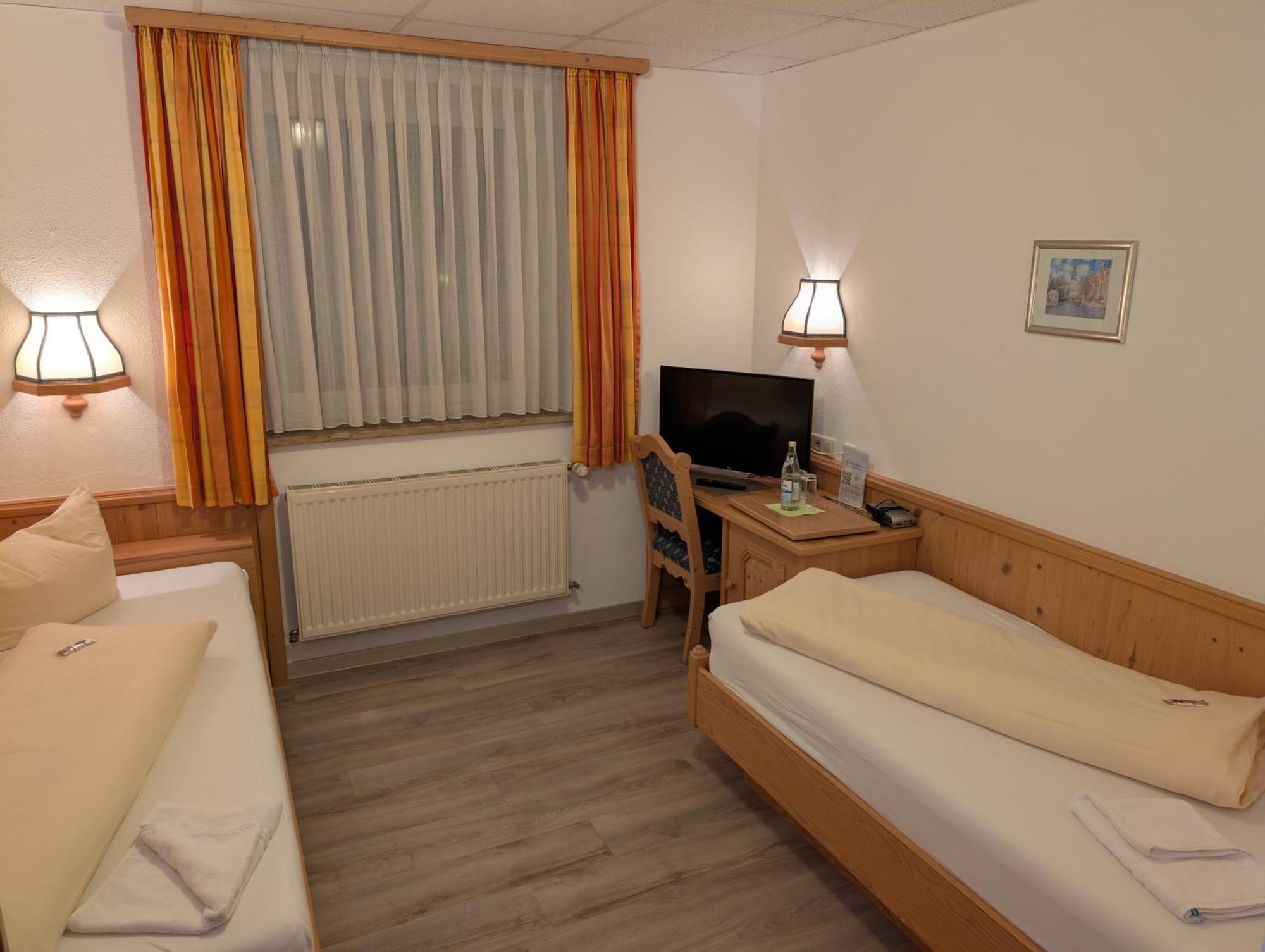 Hotel-Gasthof Zur Rose Weißenhorn Cameră foto