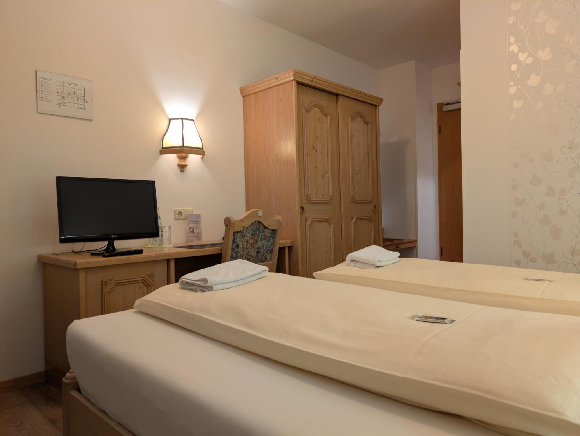 Hotel-Gasthof Zur Rose Weißenhorn Cameră foto