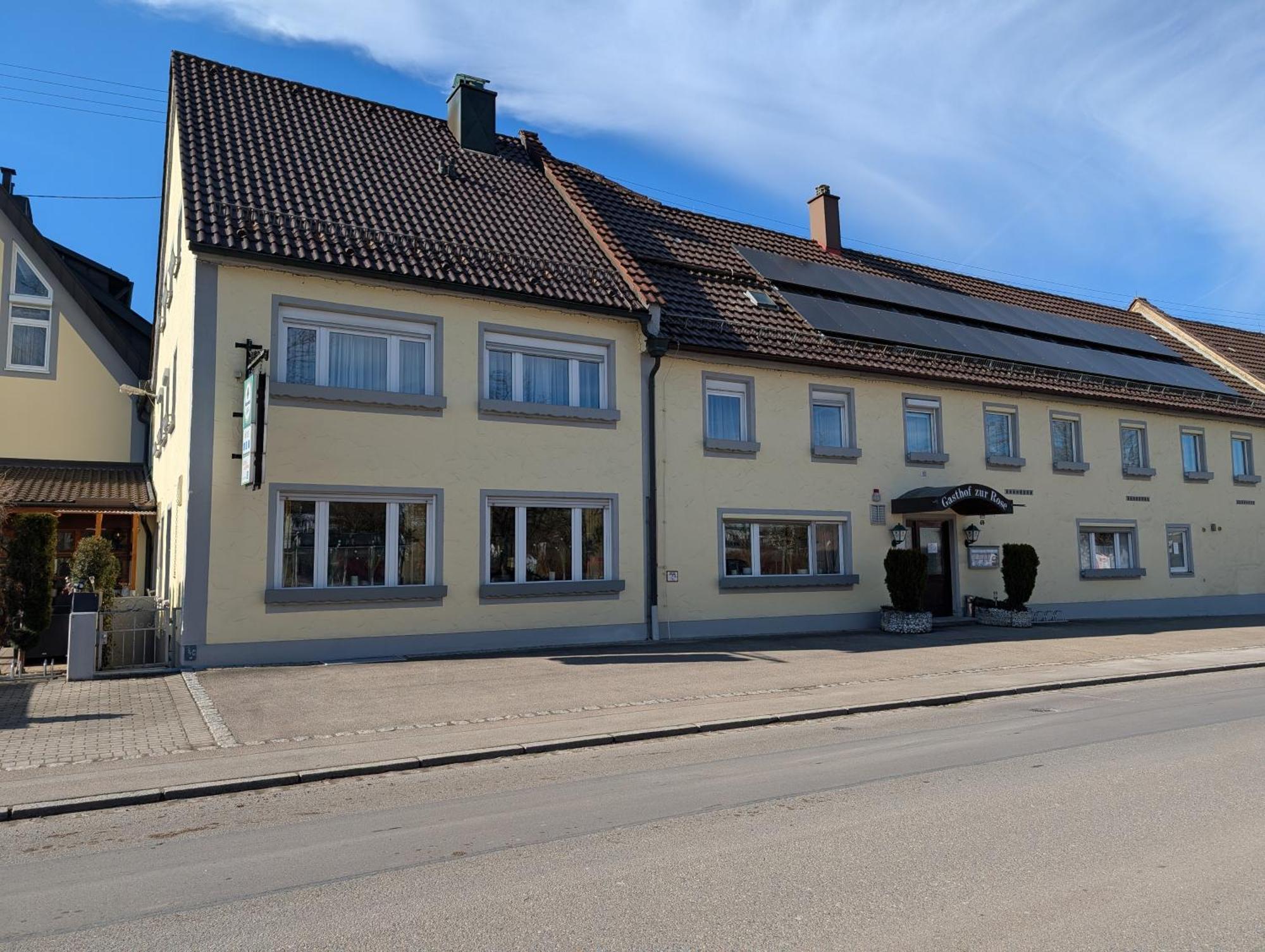 Hotel-Gasthof Zur Rose Weißenhorn Exterior foto